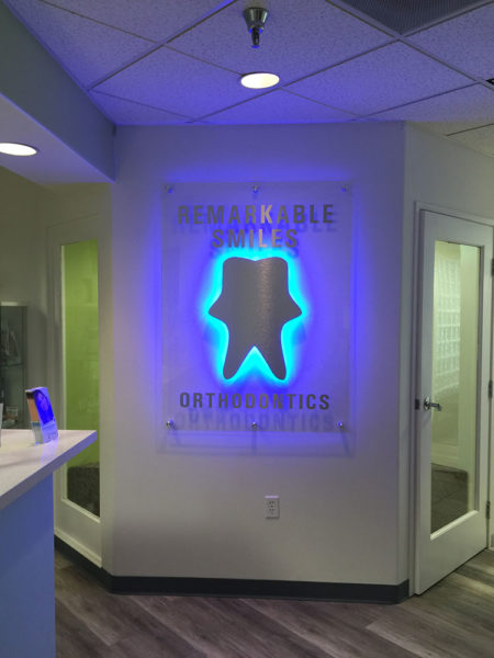 remarkable smiles orthodontics illumniated lobby signs from starfish signs & graphics